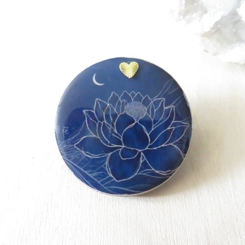 Broche en bois fleur de lotus