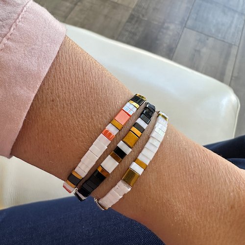 Lot de 3 bracelets élastiques multicolores en perles carrées – bracelets tila – style bohème tendance été plage