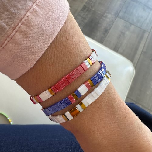 Lot de 3 bracelets élastiques multicolores en perles carrées – bracelets tila – style bohème tendance été plage