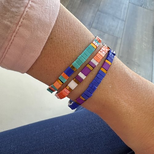 Lot de 3 bracelets élastiques multicolores en perles carrées – bracelets tila – style bohème tendance été plage