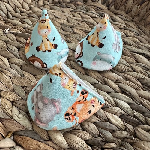 Tipi pipi bébé garçon motifs animaux savane – cône pare pipi lavable en coton – accessoire change bébé pratique et écologique