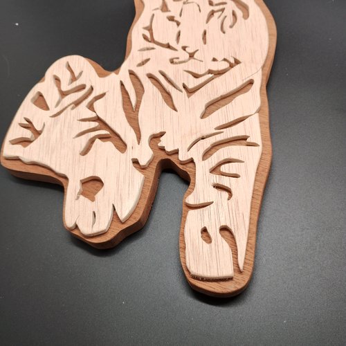 Tigre à accrocher chantourné