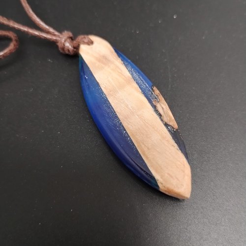 Pendentif planche de surf bois/résine