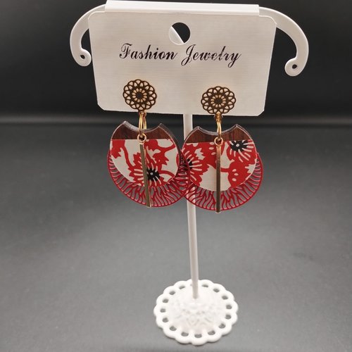 Boucles d'oreilles pendantes tons rouges bois/papier