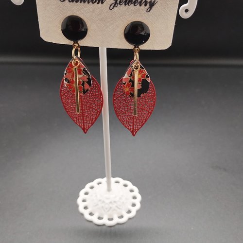 Boucles d'oreilles bois/papier tons rouges et noirs