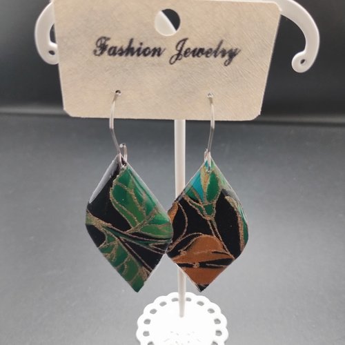 Boucles d'oreilles pendantes en résine