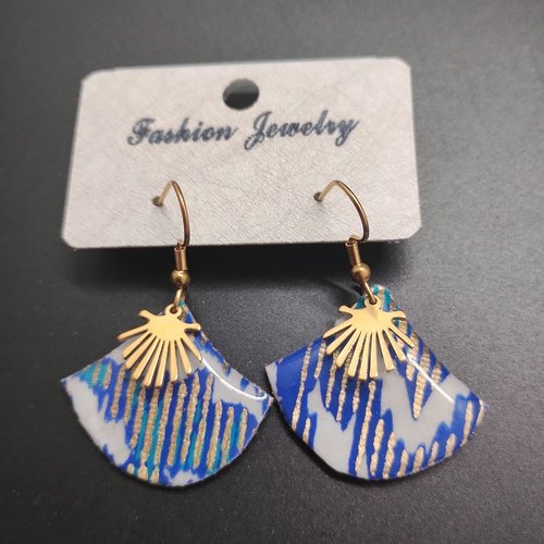 Boucles d'oreilles pendantes en résine tons bleus