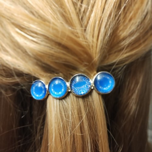 Barrette en laiton et cabochon en verre