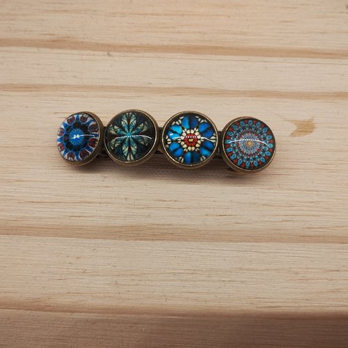 Barette en laiton et cabochon en verre