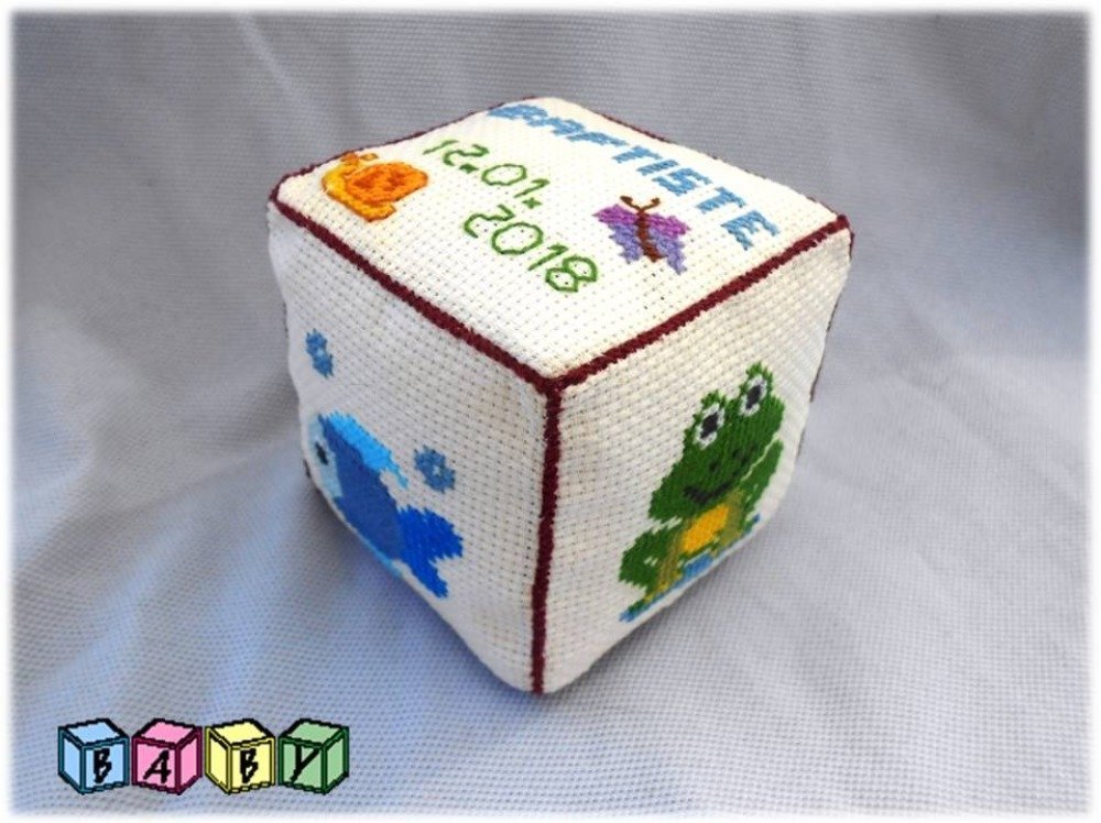 Cube D Eveil Cadeau Naissance Personnalisable Jouet Bebe Un Grand Marche