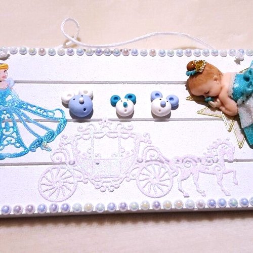 Plaque de porte bébé fille princesse bleu brillant et blanc brillant - au cœur des arts.