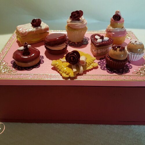 Boîte à sucre ou à biscuits bordeaux et rose - au coeur des arts
