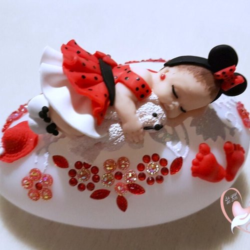 Galet lumineux bébé fille souris rouge et noir avec son ourson - au coeur des arts.