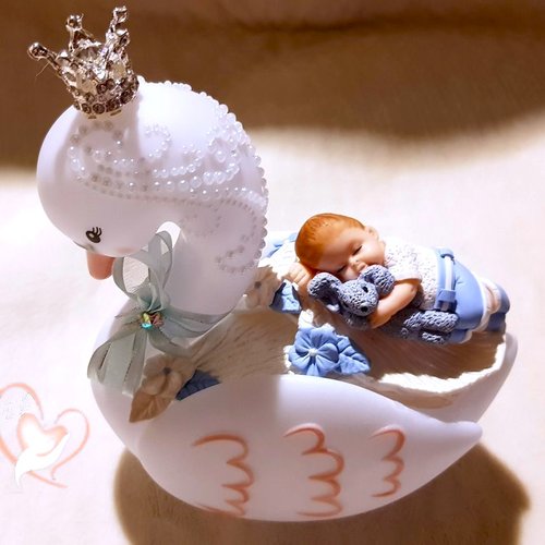 Cygne lumineux bébé garçon bleu et blanc avec son lapin - au cœur des arts.