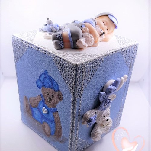 Tirelire bébé garçon bleu et gris avec son ourson - au cœur des arts.