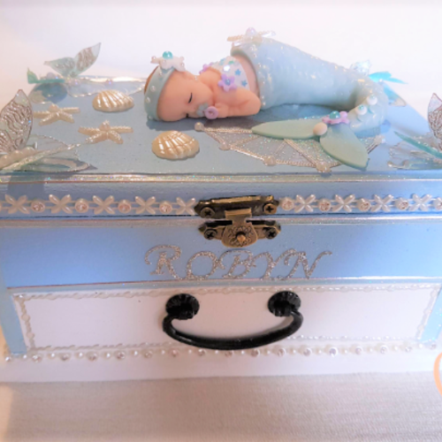 Boite à musique bébé fille sirène bleu brillant et blanc - au cœur des arts.