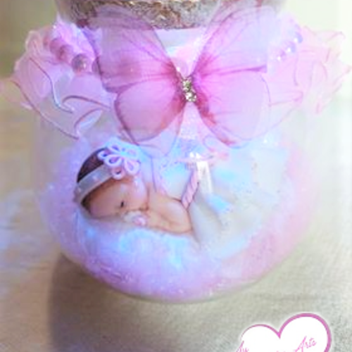 Globe lumineux bébé fille blanc brillant et rose - au cœur des arts.