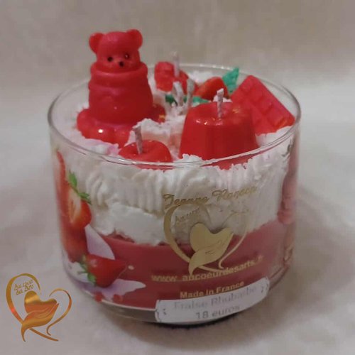 Coupe bougie parfum fraise rhubarbe.