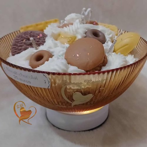 Bougie coupe biscuit chocolat.