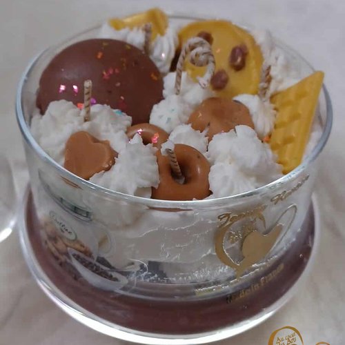 Bougie coupe parfum cookies chocolat.