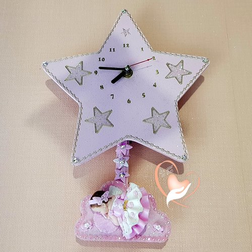 Horloge étoile avec balancier bébé fille blanc et rose - au cœur des arts.