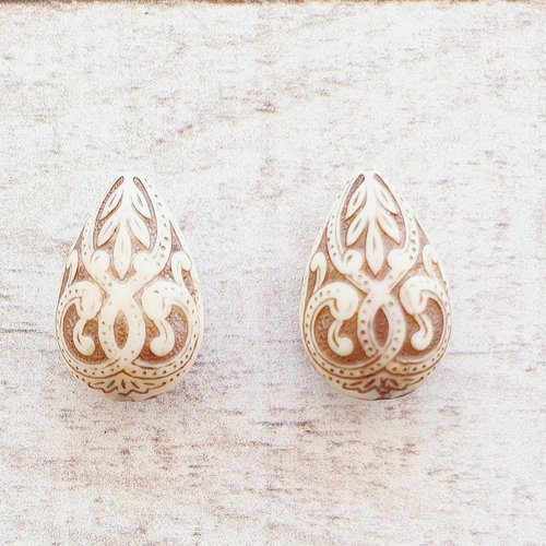 6 gouttes plates acrylique crème marron  18 mm