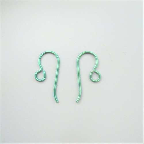 2 crochets d'oreilles vert en niobium, 20 mm