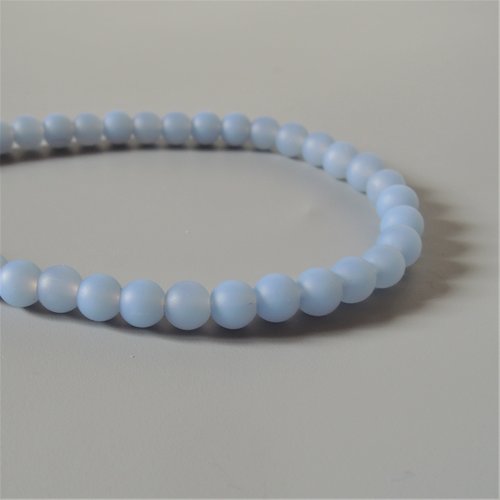 34 perles rondes sea glass opaque sky blue 6 mm 