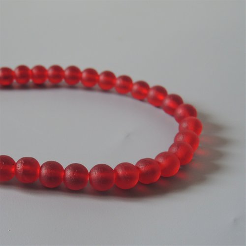 34 perles rondes sea glass rouge, verre recyclé 6 mm