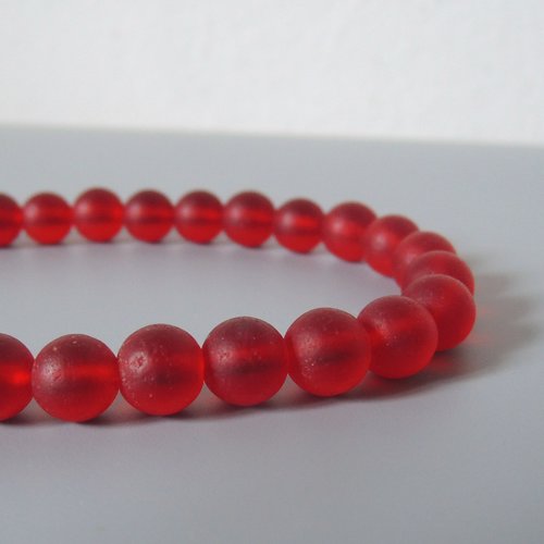 26 perles rondes sea glass rouge, verre recyclé,8 mm