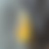 1 pendentif coquillage sea glass jaune, 44x15 mm