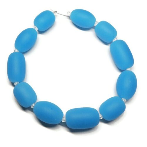 11 perles freeform sea glass, bleu opaque. verre recyclé,  16-20x12mm 