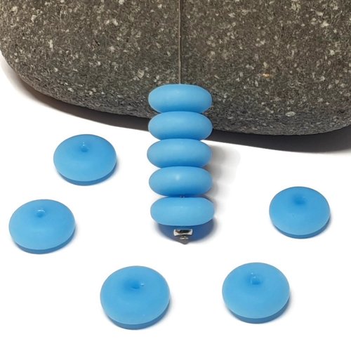 10 perles rondelles sea glass, bleu opaque, verre recyclé  12x4 mm