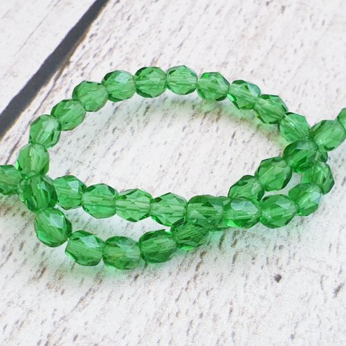 50 perles facettées en verre de bohème vert 5 mm