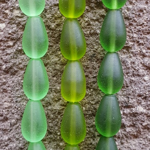 6  poires sea glass, vert, verre recyclé, 16x10 mm