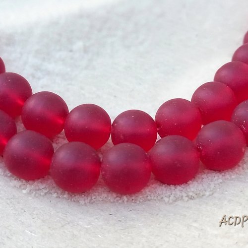 21 perles rondes sea glass, rouge, verre recyclé, 10 mm