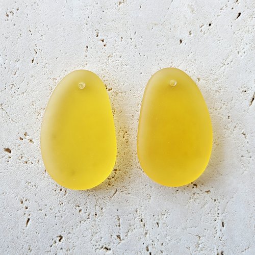 2 pendentifs forme libre, verre recyclé, jaune, 33x20 mm