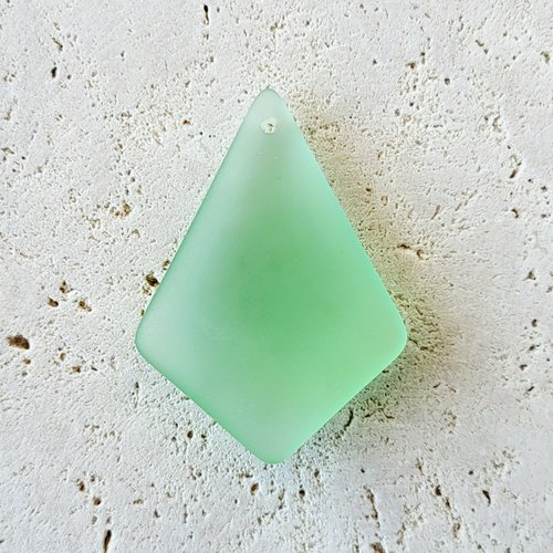 Pendentifs diamant, verre recyclé, péridot, 37x27 mm