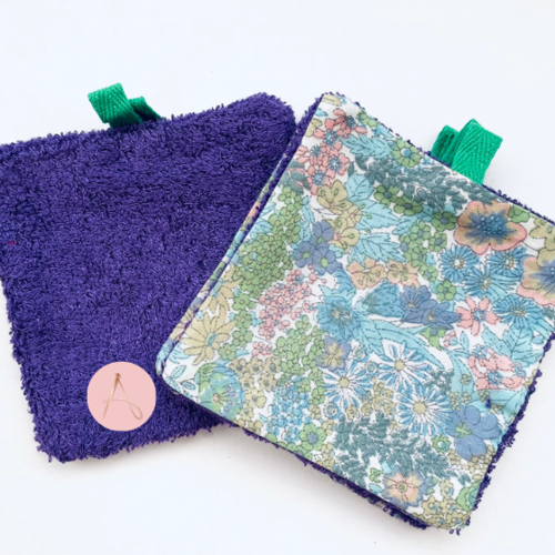 Lot de lingettes lavables violet et coton fleurs bleu clair, rose et vert