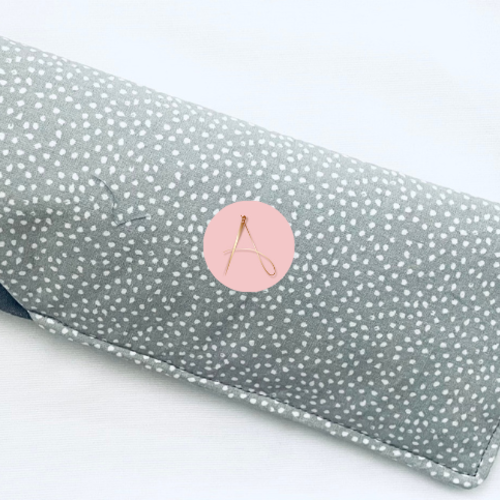 Etui à lunettes gris et blanc