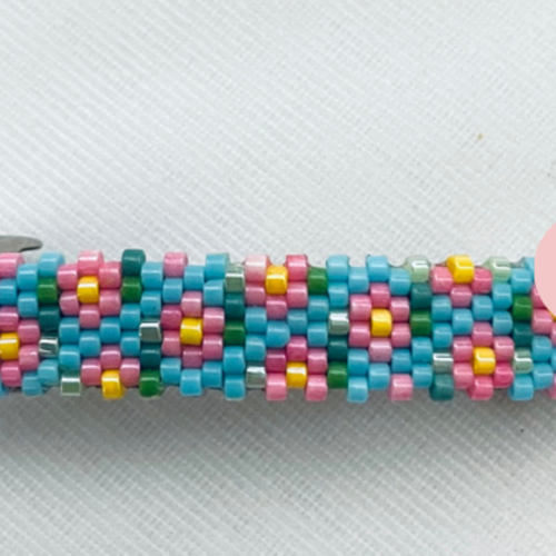Barrette perles  "petites fleurs de printemps"
