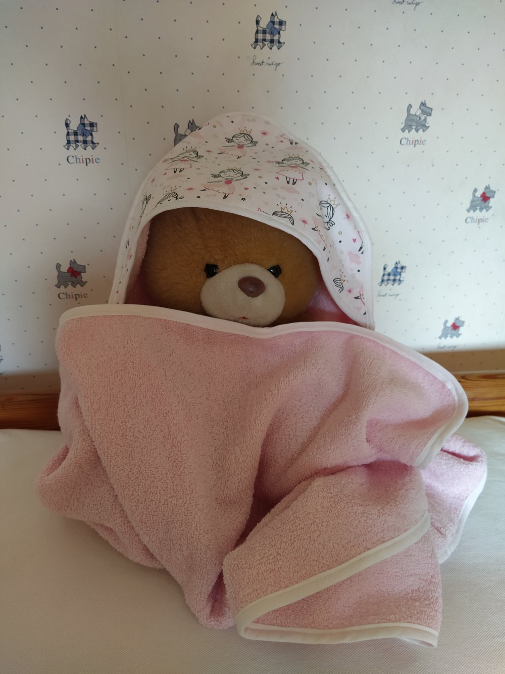 Sortie De Bain Bebe En Eponge Et Tissus Oeko Tex 85 85 Cm Un Grand Marche
