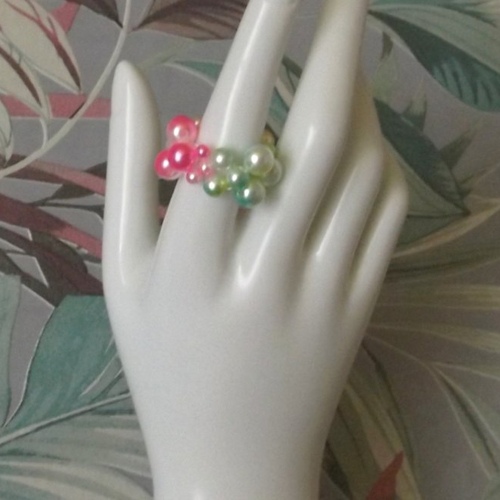 Bague en perles de verre