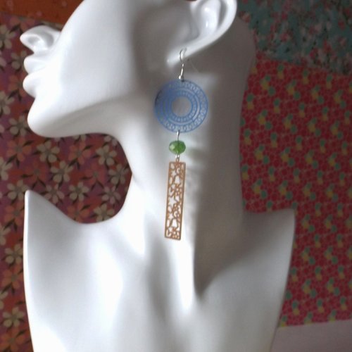 Boucles d'oreilles avec estampes et perles