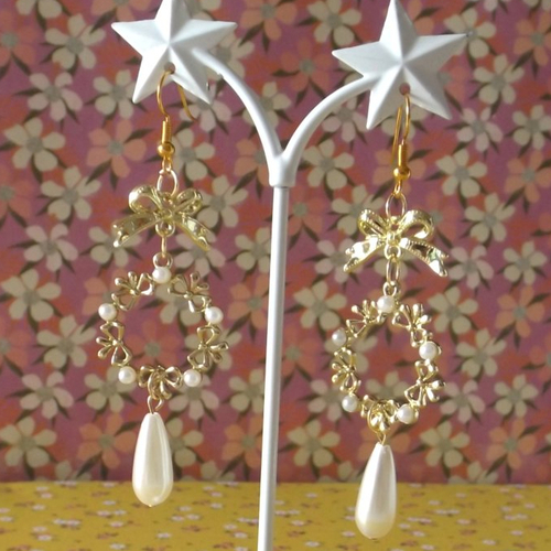 Boucles d'oreilles baroques en métal doré et perles en verre