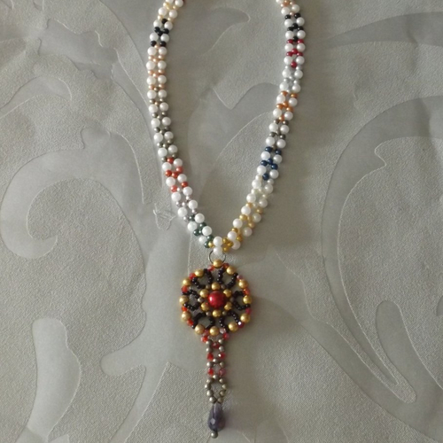 Collier en perles de verre
