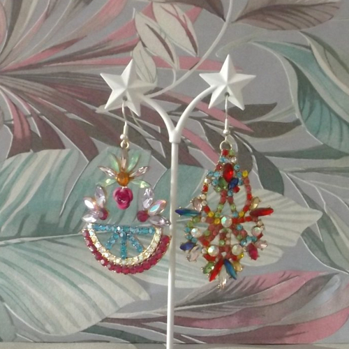 Boucles d'oreilles avec pendentis strass
