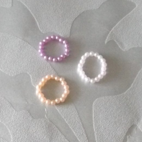 3 magnifiques bagues en perles de verre