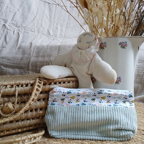 Trousse bleu velours et fleurie