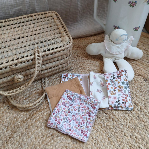 Pochette nomade avec 4 lingettes